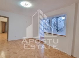 Apartament 3 camere, etaj intermediar, zona Circumvalațiunii