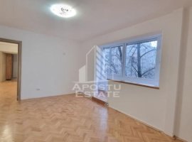 Apartament 3 camere, etaj intermediar, zona Circumvalațiunii