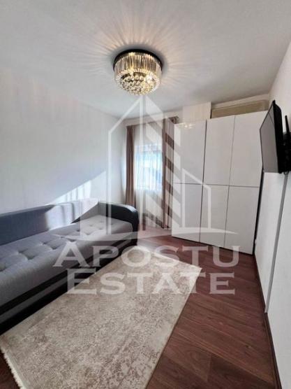 Apartament tip penthouse cu 5 camere pe doua nivele, zona Fabric