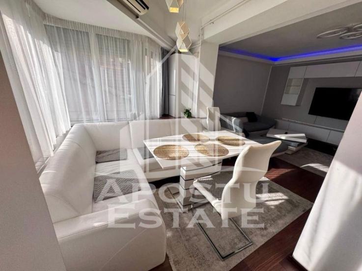 Apartament tip penthouse cu 5 camere pe doua nivele, zona Fabric