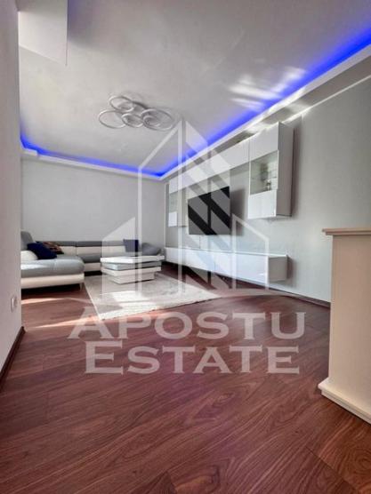 Apartament tip penthouse cu 5 camere pe doua nivele, zona Fabric