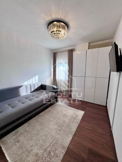 Apartament tip penthouse cu 5 camere pe doua nivele, zona Fabric