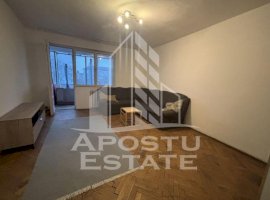 Apartament cu 3 camere si două băi in zona Sagului, decomandat