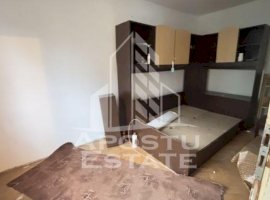 Apartament cu 2 camere, etaj intermediar, zona Sagului