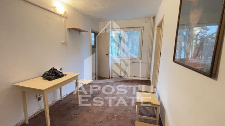 Apartament cu 2 camere, etaj intermediar, zona Sagului