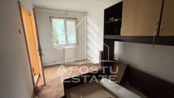 Apartament cu 2 camere, etaj intermediar, zona Sagului