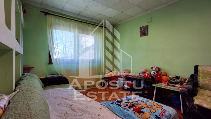 Apartament 2 camere,semidecomandat,zona Romanilor