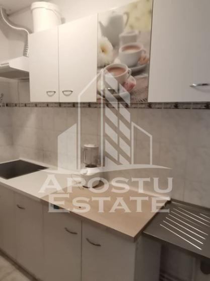 Apartament cu 2 camere, centrala proprie, etajul 1, zona Iosefin