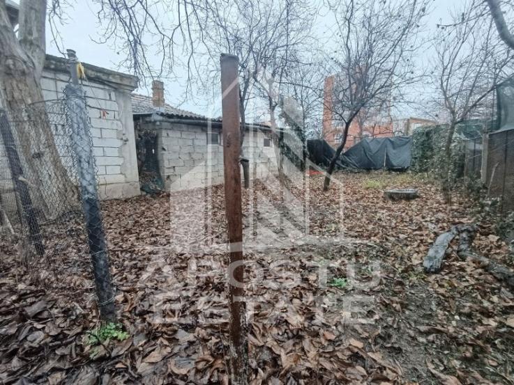 Casa 2 camere, avelopata, gradina proprie, garaj, zona Dambovita