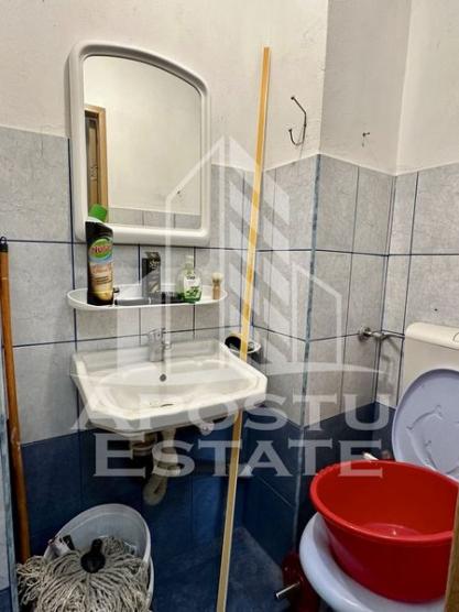 Apartament cu 3 camere, centrala proprie, zona Soarelui