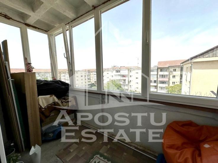 Apartament cu 3 camere, centrala proprie, zona Soarelui