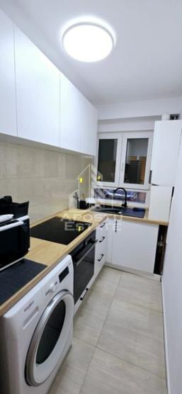 Apartament cu 2 camere, parter, centrala proprie, zona Girocului