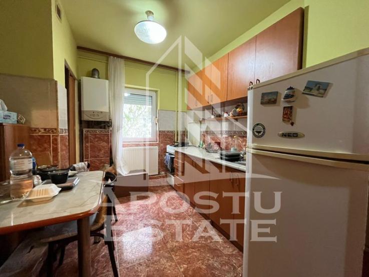 Apartament cu 2 camere, cu garaj si boxa,situat in zona Dambovita