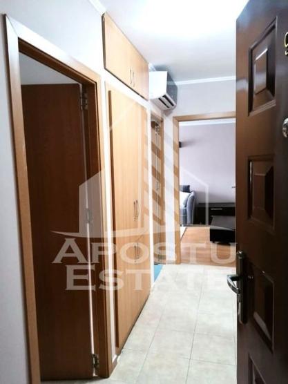 Apartament cu 1 camera, decomandat, etajul 2, Zona  Girocului