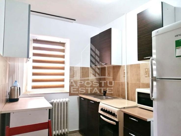 Apartament cu 1 camera, decomandat, etajul 2, Zona  Girocului