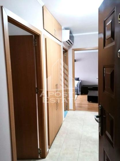 Apartament cu 1 camera, decomandat, etajul 2, Zona  Girocului