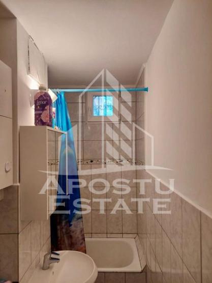 Apartament 2 camere, decomandat,parter inalt,zona Complexul Studentesc