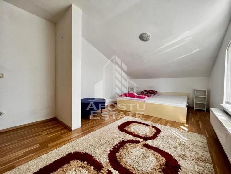 Apartament spatios cu 4 camere la casa in Giroc