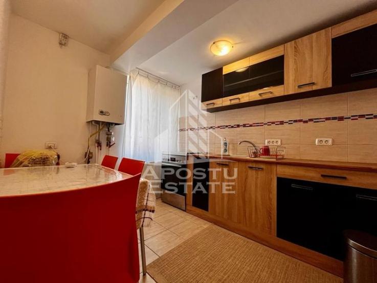 Apartament spatios cu 4 camere la casa in Giroc