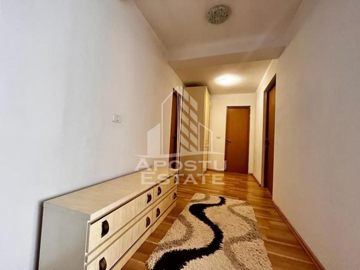 Apartament spatios cu 4 camere la casa in Giroc