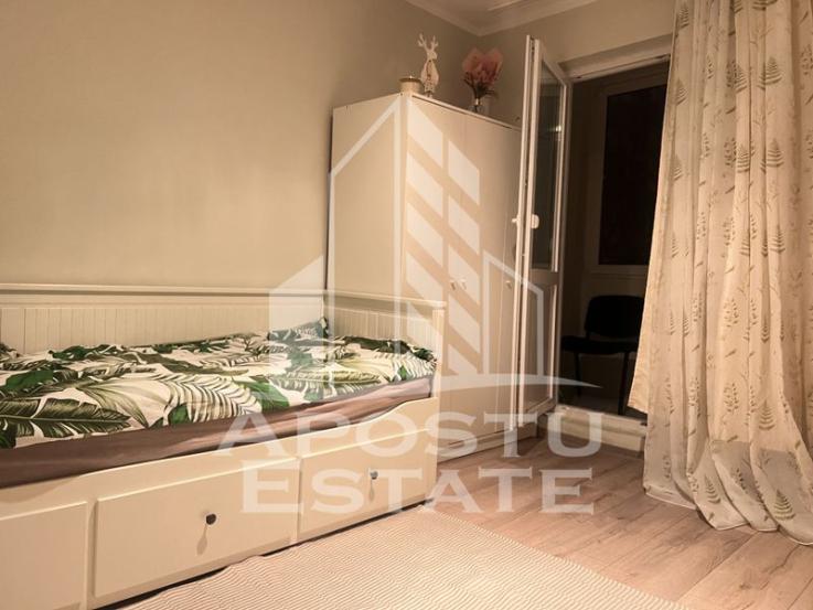 Apartament cu 2 camere, centrala proprie, etajul 2, zona Sagului