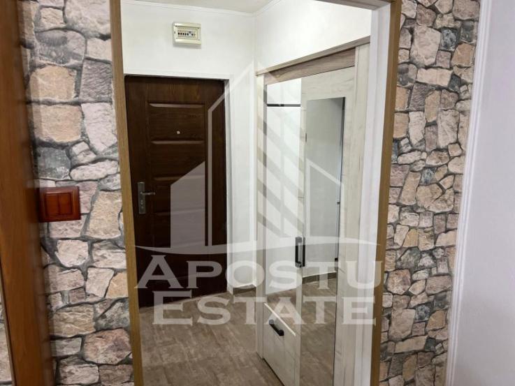 Apartament cu 3 camere, centrala proprie, zona Balcescu