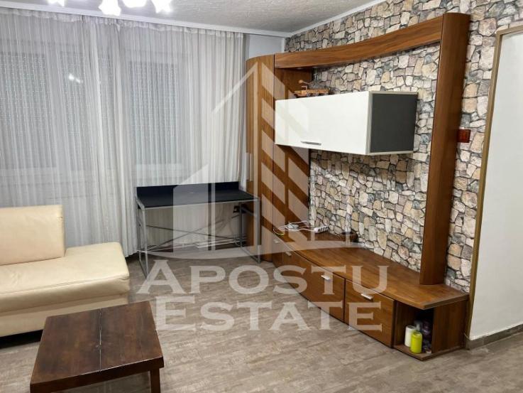 Apartament cu 3 camere, centrala proprie, zona Balcescu,PetFriendly