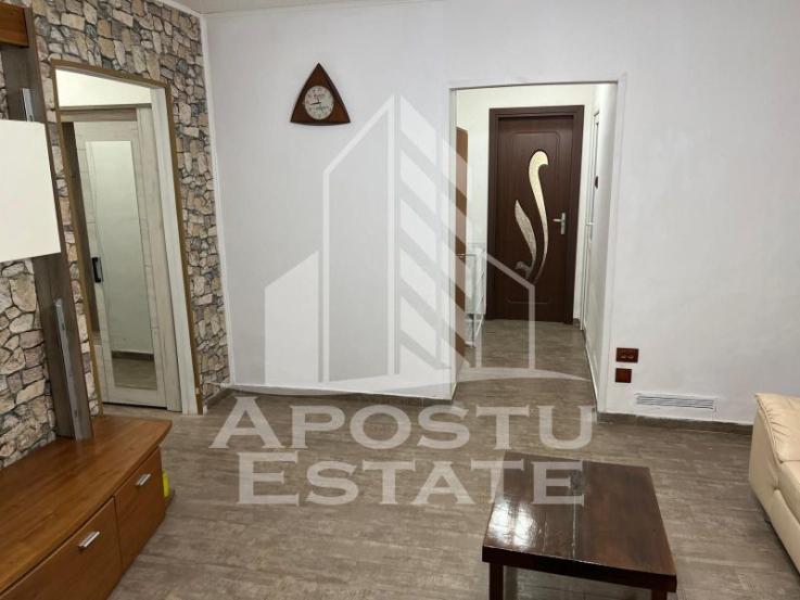 Apartament cu 3 camere, centrala proprie, zona Balcescu,PetFriendly