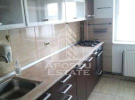 Apartament 3 camere ,etaj2, centrala proprie, zona Aradului