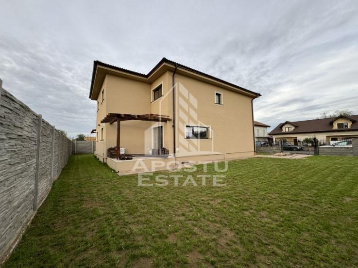 Duplex situat Central cu 4 camere si 3 bai in Mosnita Noua