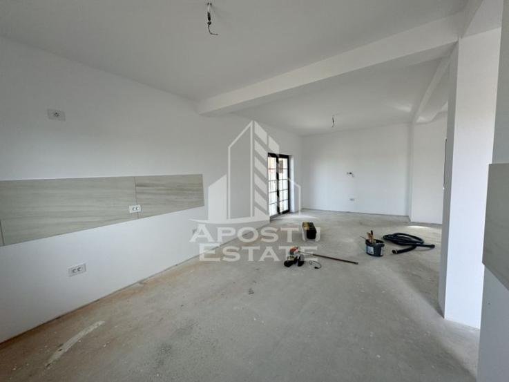 Duplex cu 3 camere despartit prin camera tehnica la Asfalt