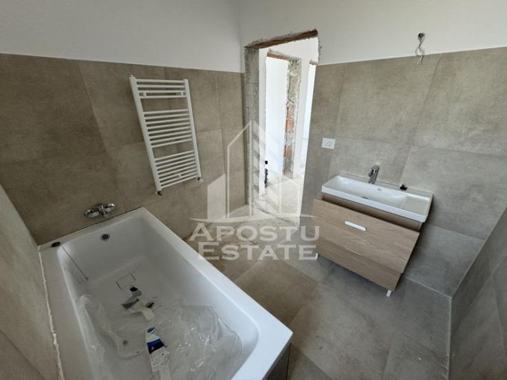 Duplex cu 3 camere despartit prin camera tehnica la Asfalt