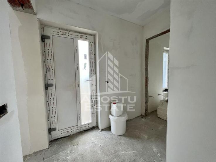 Duplex cu 4 camere langa scoala la asfalt. Toate utilitatile.