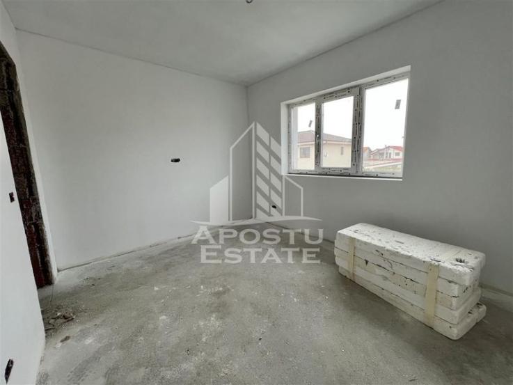 Duplex cu 4 camere langa scoala la asfalt. Toate utilitatile.