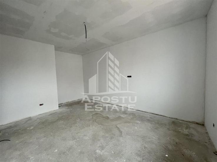 Duplex cu 4 camere langa scoala la asfalt. Toate utilitatile.