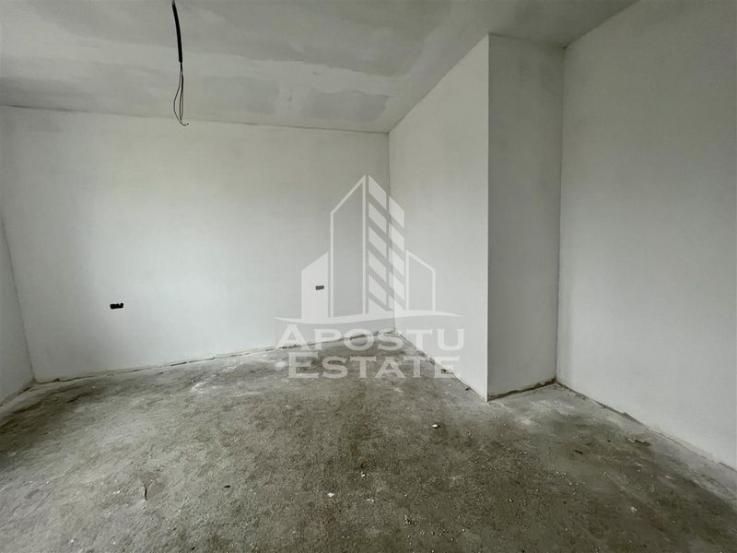 Duplex cu 4 camere langa scoala la asfalt. Toate utilitatile.