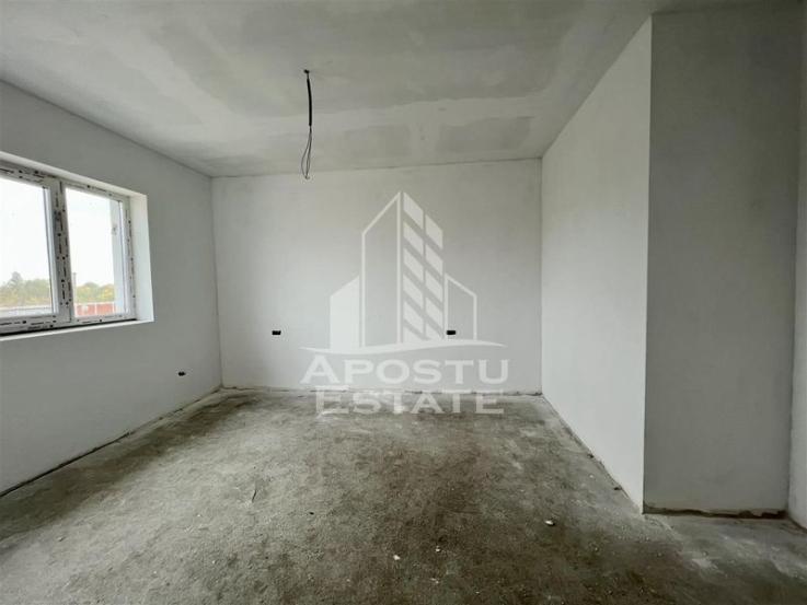 Duplex cu 4 camere langa scoala la asfalt. Toate utilitatile.