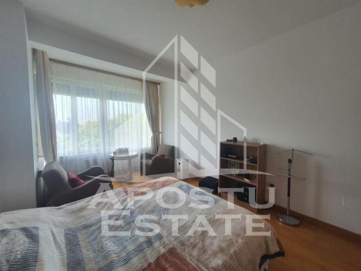 Apartament 2 camere, loc de parcare, zona Take Ionescu