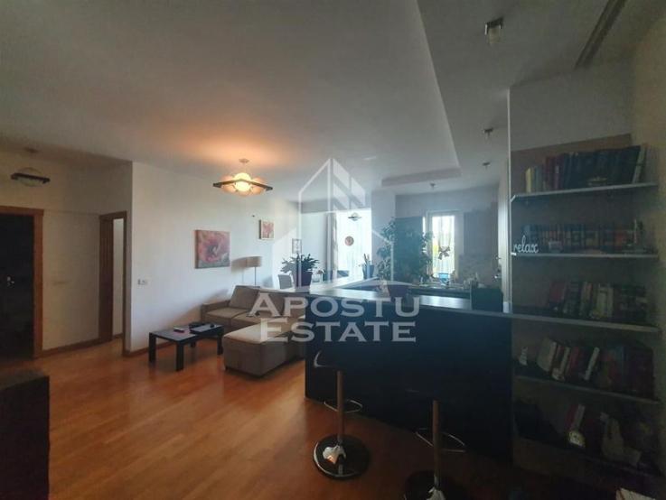 Apartament 2 camere, loc de parcare, zona Take Ionescu