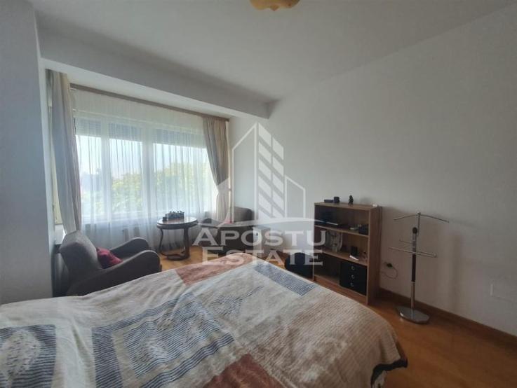 Apartament 2 camere, loc de parcare, zona Take Ionescu