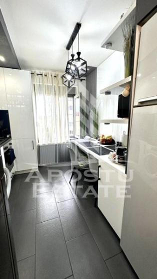 Apartament cu 2 camere, renovat, centrala proprie, zona Sagului