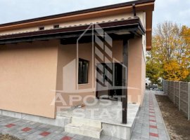 Duplex cu 4 camere la asfalt, toate utilitatile