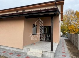 Duplex cu 4 camere la asfalt, toate utilitatile