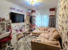 Apartament cu 3 camere, etaj intermediar, Aradului