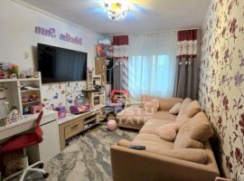 Apartament cu 3 camere, etaj intermediar, Aradului