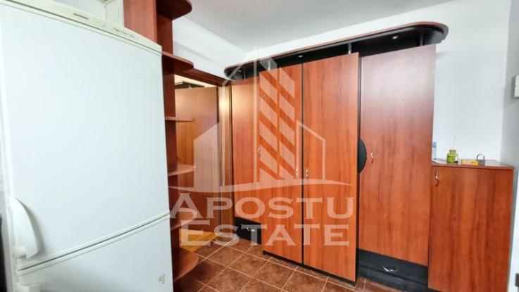 Apartament 2 camere, centrala proprie, bloc anvelopat, zona Lipovei