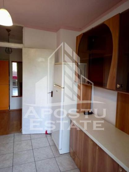 Apartament 2 camere,decomandat,centrala proprie,zona Aradului