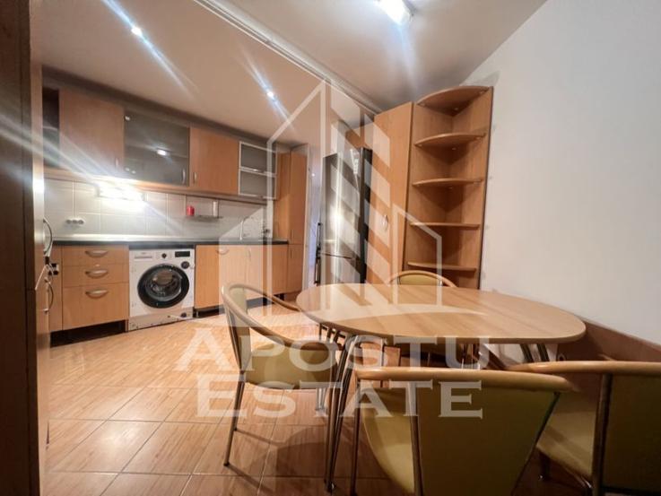 Apartament cu 3 camere, loc de parcare, zona Aradului