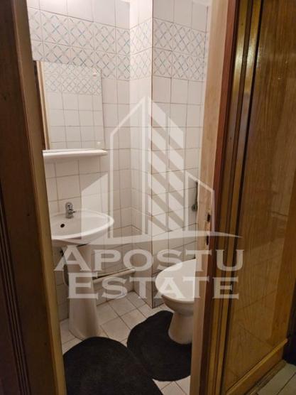 Apartament cu 3 camere, centrala proprie, zona Aradului