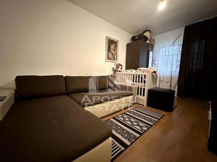 Apartament cu o camera, etajul 1, zona Sagului